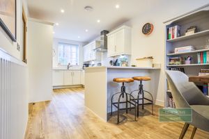 Photo 25- click for photo gallery